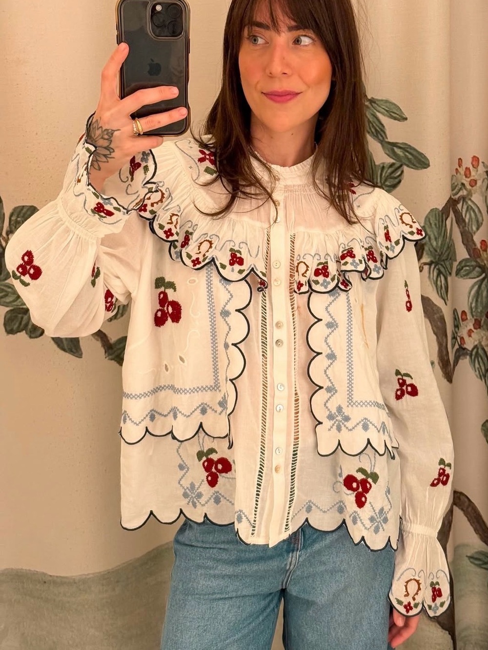 FARM Rio White Embroidered Ruffle Blouse – Size S NWT